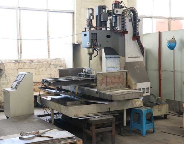 NC milling machine